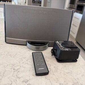Bose Gray Portable Speaker with Remote
